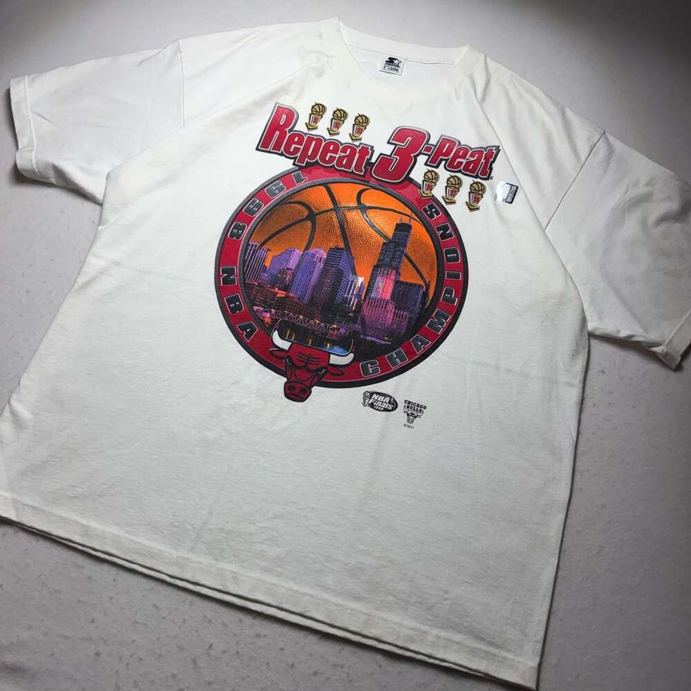 Vintage 1998 Starter Chicago Bulls Repeat 3-Peat NBA Champions T-Shirt